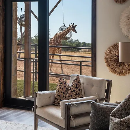 Longneck Manor Hotel
